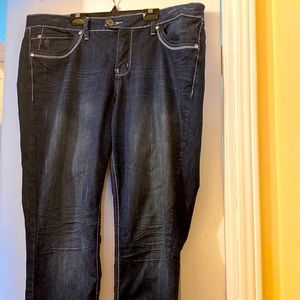 Jeans tummy flattening technology